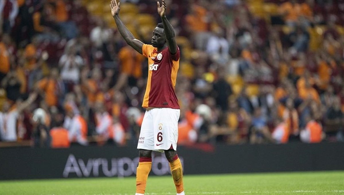 Galatasaraylı Sanchez UEFA Şampiyonlar Ligi'nde haftanın 11'inde Galatasaraylı Sanchez UEFA Şampiyonlar Ligi'nde haftanın 11'inde