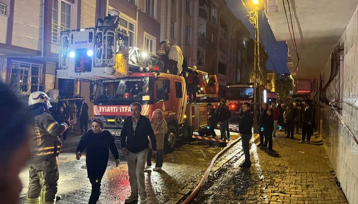 Esenyurt’ta 4 katlı binada yangın: Mahsur kalan 12 kişi kurtarıldı