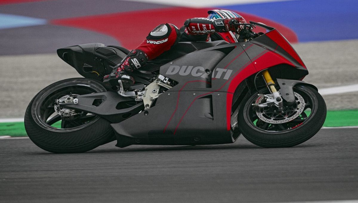 Ducati'nin elektrikli motoru ilk kez piste çıktı