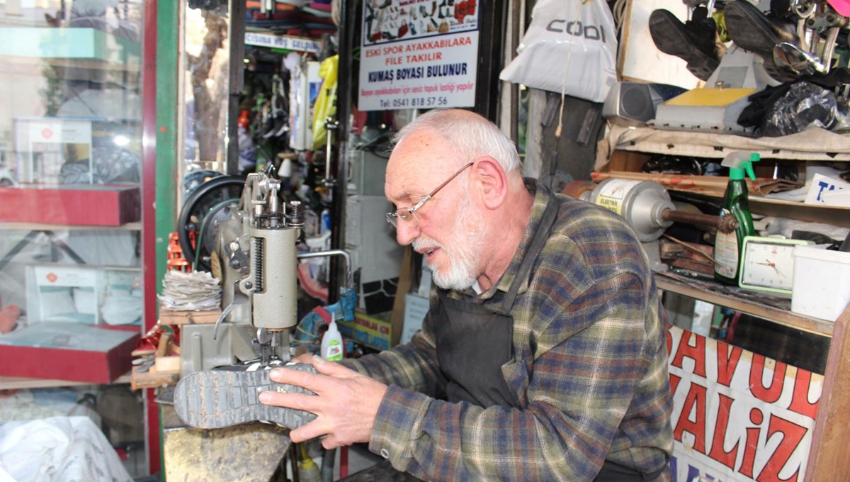 3 metrekarelik dükkan bir ömür sığdırdı: ''Benim gibi usta yok''