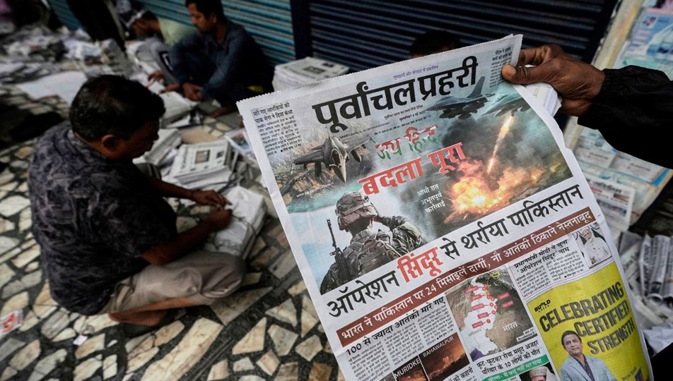 Hindistan'da helikopter düştü, 5 kişi öldü