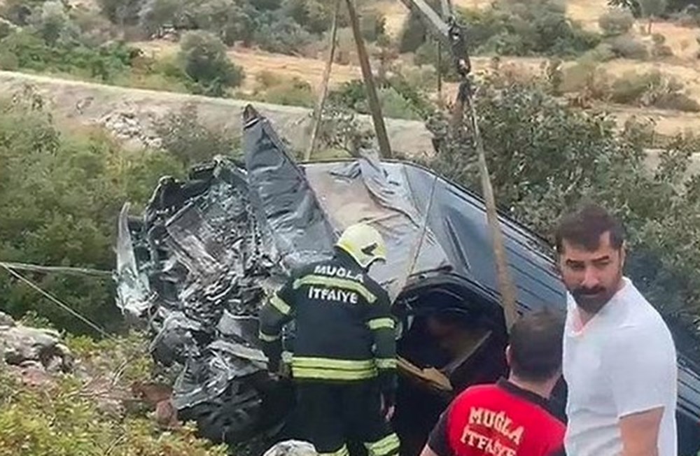 İbrahim Tatlıses kaza yerine giden Ahmet Tatlıses hakkında konuştu: Geldi numarasını yaptı gitti - 2