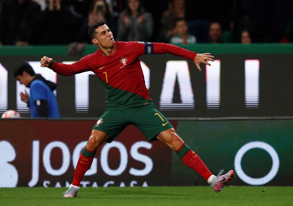 Bir gecede iki rekor: Ronaldo milli takımlar tarihine geçti - 1