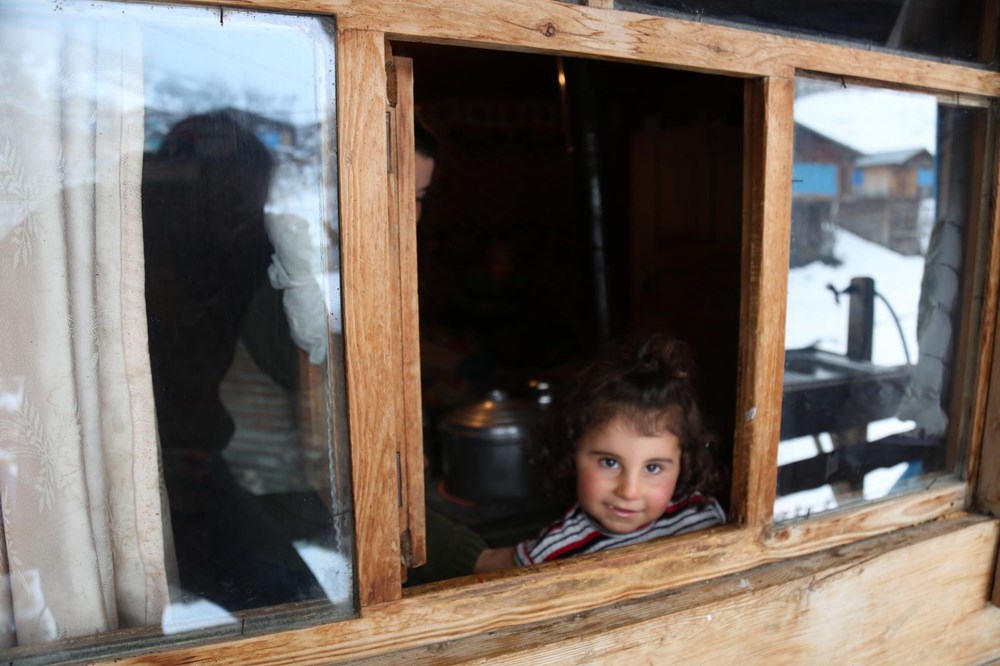Artvin'deki 2 bin rakımlı Maden Köyü'nde kışı böyle geçiriyorlar - 4