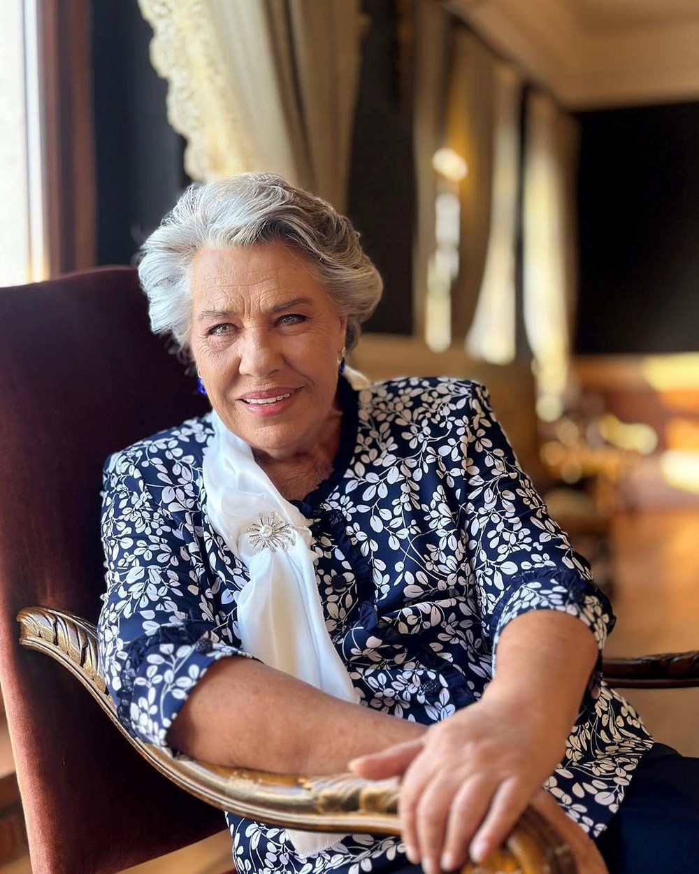 Cenk Eren'den Ajda Pekkan paylaşımı: Ben yaşlandım o hala genç (Ünlülerin çocukluk ve gençlik halleri) 91 jqpzO3FtvEqdD1PO68YHKg