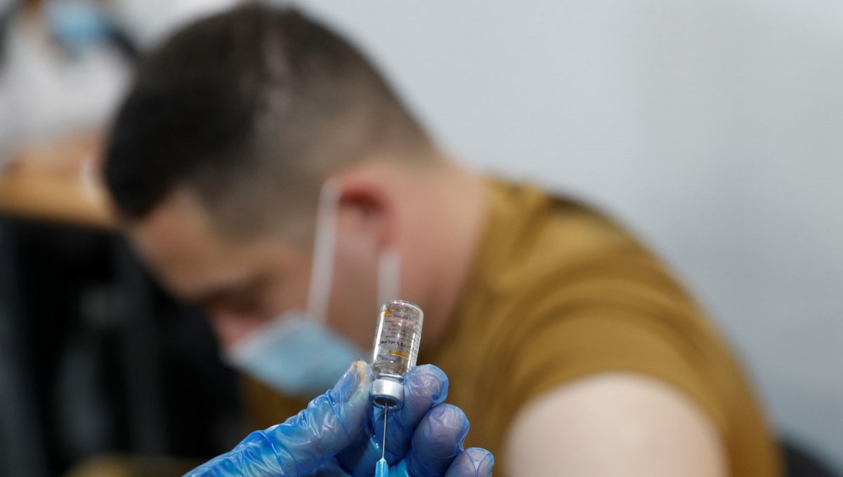 Ukrayna'da iki doz Covid-19 aşısı olanlara ödeme yapılacak
