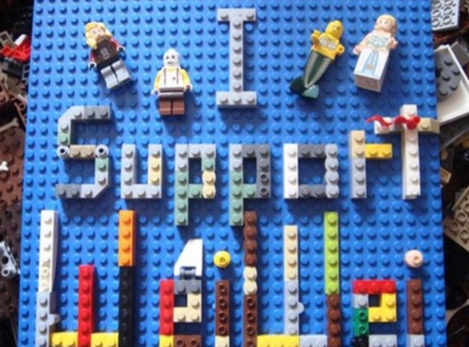 Ai Weiwei LEGO'yu dize getirdi - 1