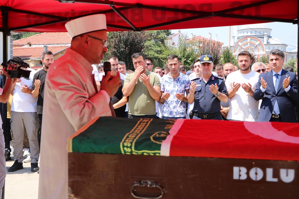Orman yangınını duyunca Bursa'ya koştu, kazada can verdi... Acılı evlattan gözyaşlarıyla veda - 2