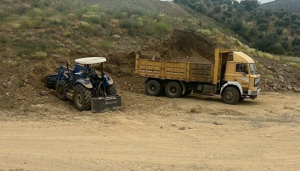 Toprak altında kalan genç hayatını kaybetti