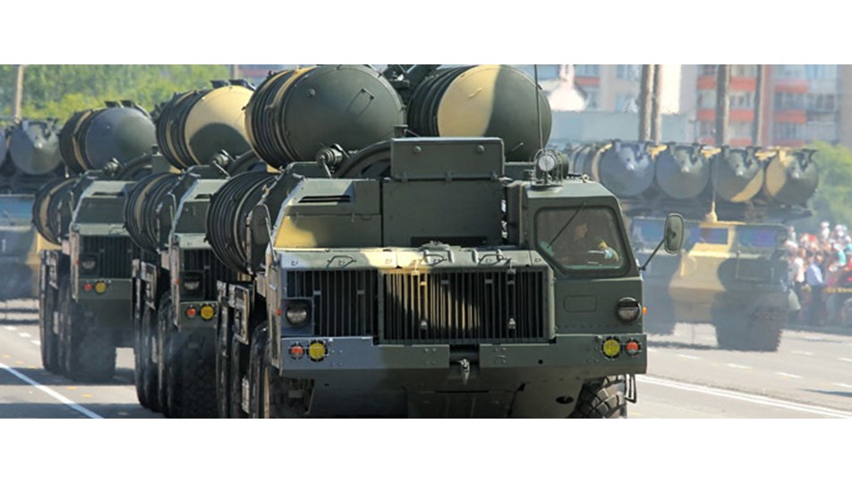 Rusya İran'da S-300 füze savunma sistemi satacak