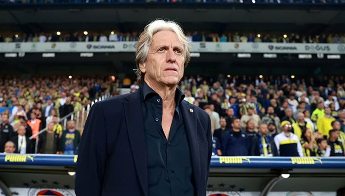 Ümraniyespor başkanı Tarık Aksar'dan Jorge Jesus'a yanıt: Önce kendi ülkesinin statlarını düzeltsin