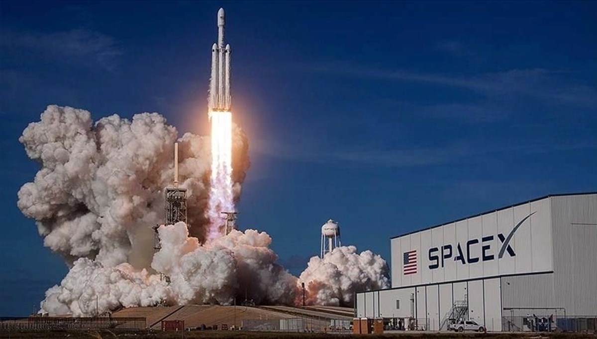 SpaceX, 22 Starlink uydusu  fırlattı
