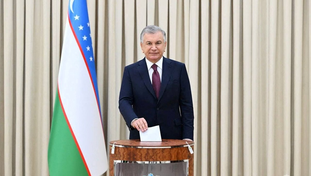 Özbekistan'da Şevket Mirziyoyev yeniden cumhurbaşkanı seçildi