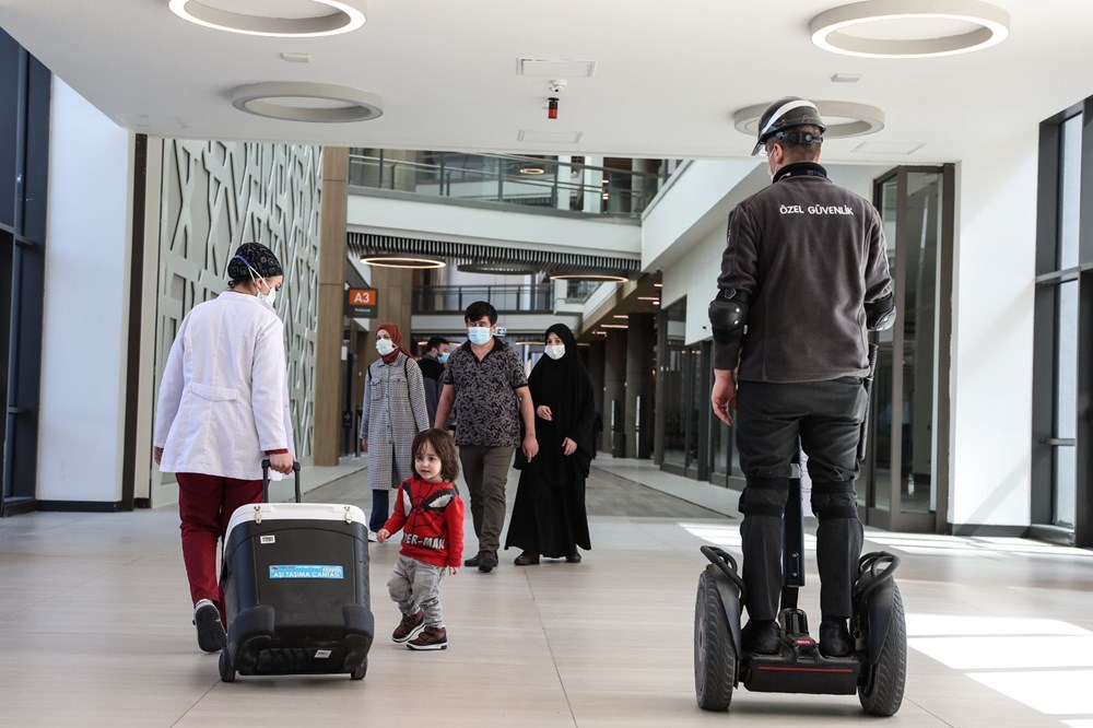 Hastanelerin aşı iş birliği: Ziyan olmasın diye 'insan transferi' yapılıyor - 11