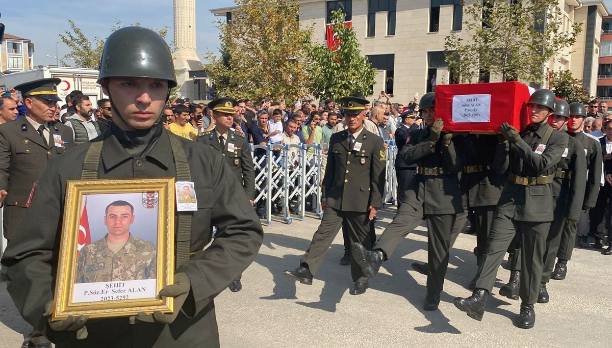 Pençe-Kilit şehidine Elazığ'da veda