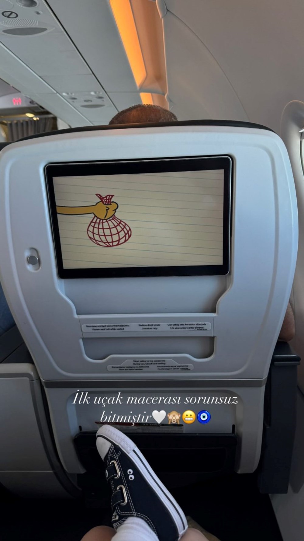 Yasemin Şefkatli ile İdo Tatlıses'in ikizlerle ilk uçak yolculuğu - 5