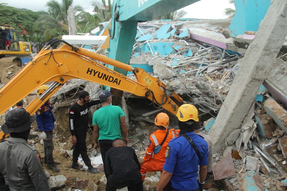 Endonezya'da deprem: En az 35 ölü - 4