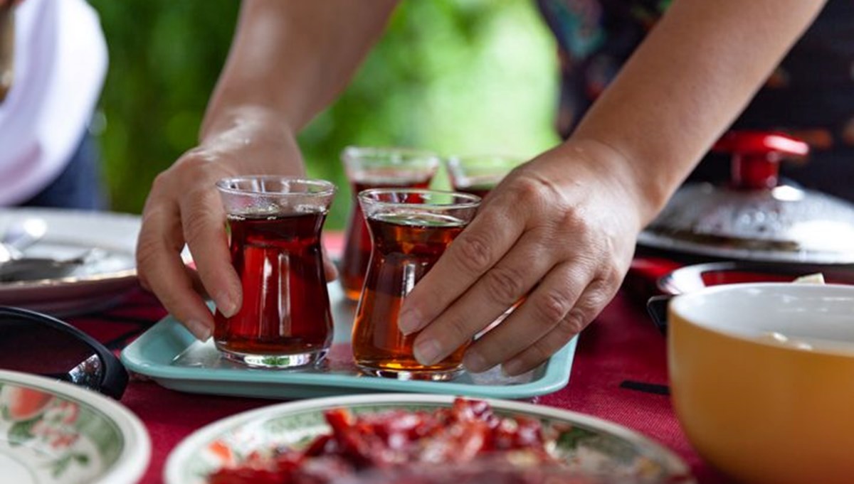 Çayı böyle içmek zehirden beter hale getiriyor! Herkes yıllardır bu hatayı yapıyor Çayı böyle içmek zehirden beter hale getiriyor! Herkes yıllardır bu hatayı yapıyor
