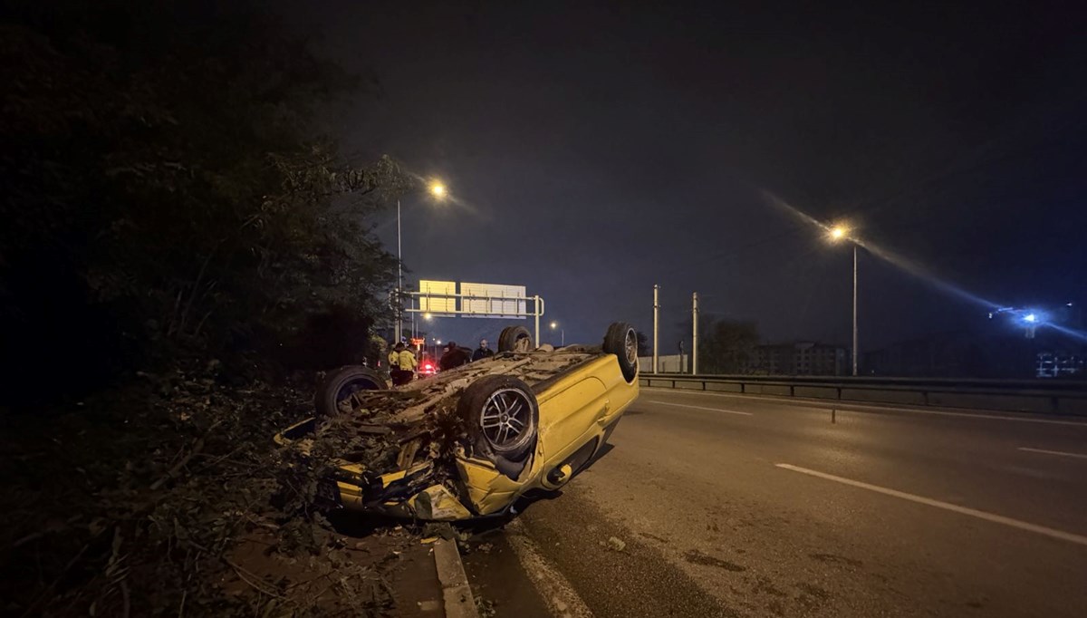 Bursa'da otomobil takla attı: 4 yaralı Bursa'da otomobil takla attı: 4 yaralı