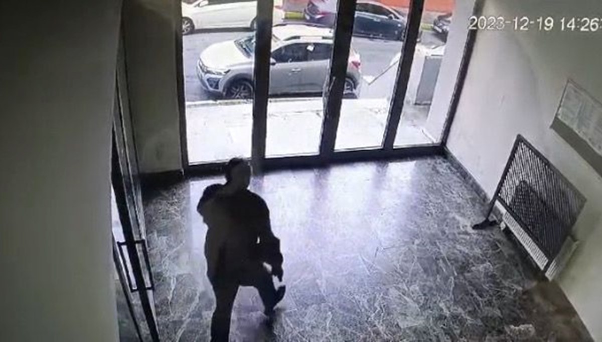 Küçükçekmece'de spor kulübü başkanına saldırı kamerada Küçükçekmece'de spor kulübü başkanına saldırı kamerada