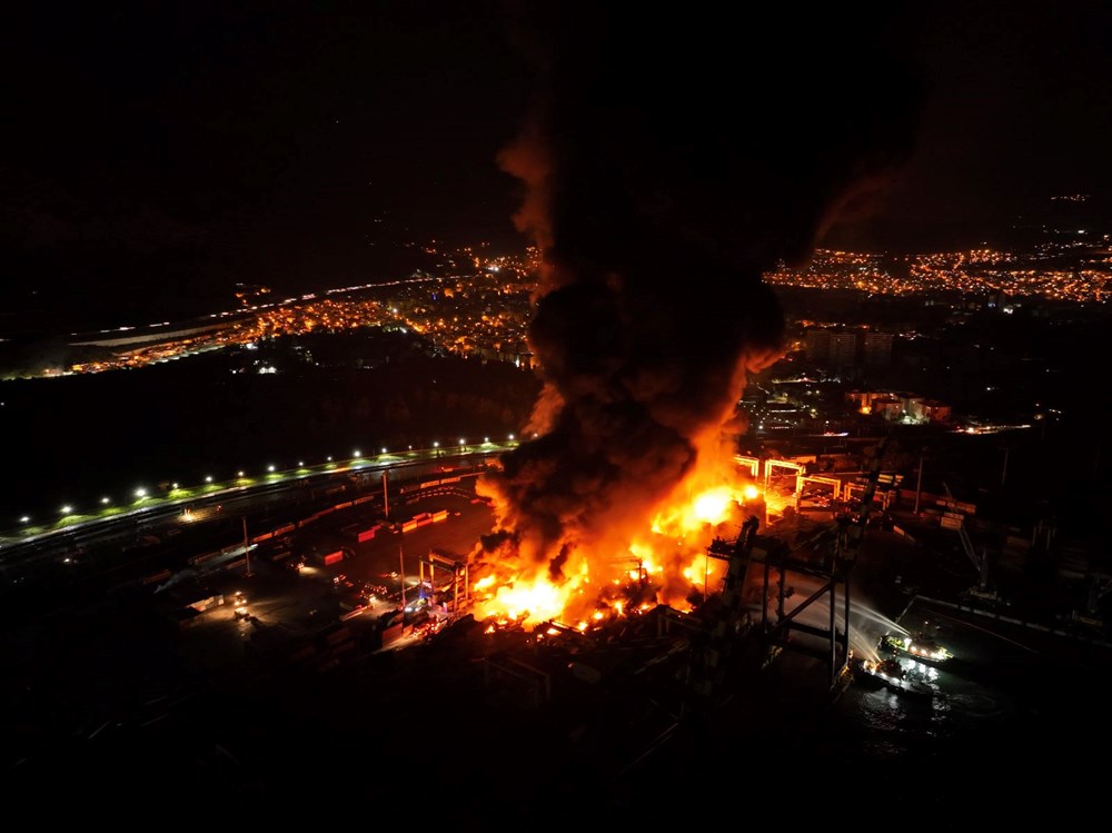 İskenderun Limanı'ndaki yangın ikinci günde de devam ediyor - 11