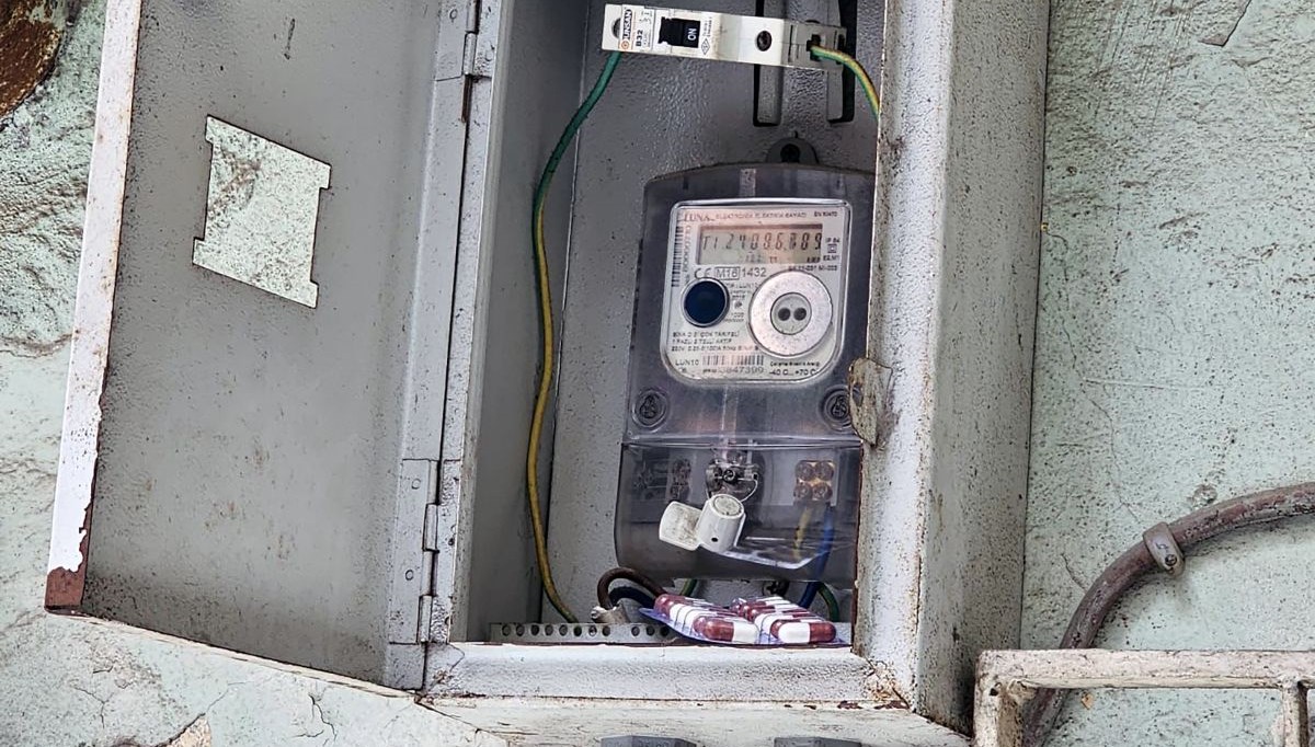Elektrik panosundan yüzlerce uyuşturucu hap çıktı Elektrik panosundan yüzlerce uyuşturucu hap çıktı