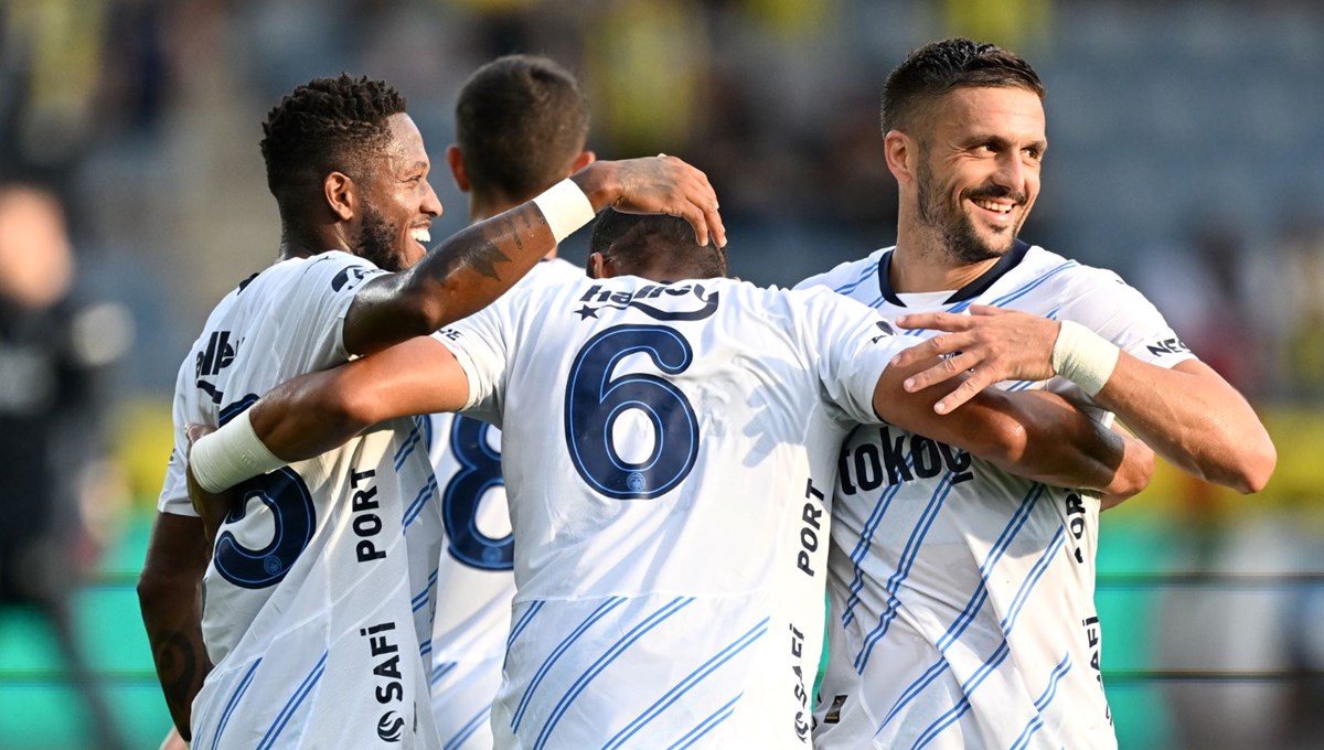 Fenerbahçe'nin Lugano maçı kamp kadrosu belli oldu Fenerbahçe'nin Lugano maçı kamp kadrosu belli oldu