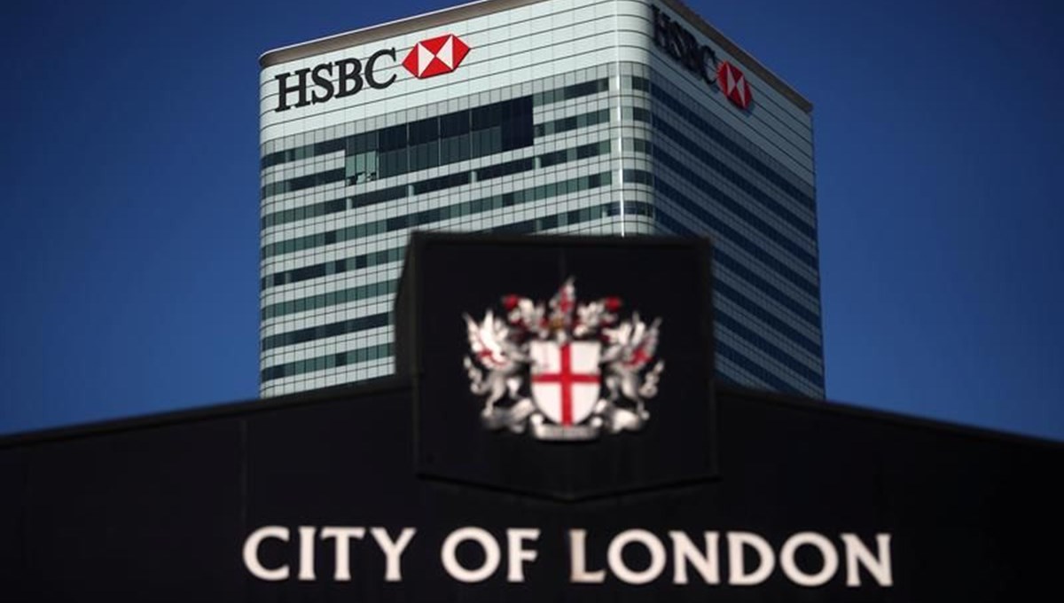 İngiliz bankacılık devi HSBC'den kalıcı olarak evden çalışma kararı
