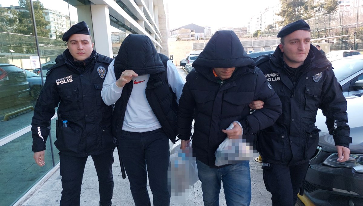 Çekici üzerindeki otomobille uyuşturucu sevkıyatı: 3 tutuklu Çekici üzerindeki otomobille uyuşturucu sevkıyatı: 3 tutuklu