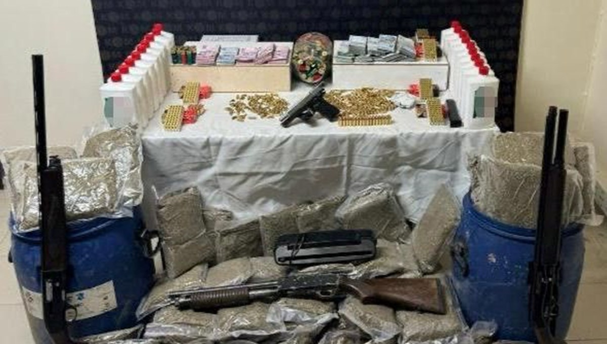Gaziantep'te uyuşturucu ve kaçak silah operasyonu: 1 kişi tutklandı Gaziantep'te uyuşturucu ve kaçak silah operasyonu: 1 kişi tutklandı