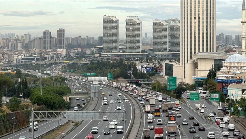 Trafiğe ağustosta 211 bin 389 taşıtın kaydı yapıldı