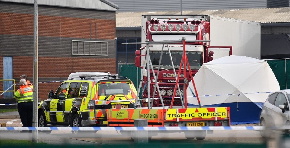 SON DAKİKA HABERİ: İngiltere'de bir TIR'da 39 ceset bulundu - 1