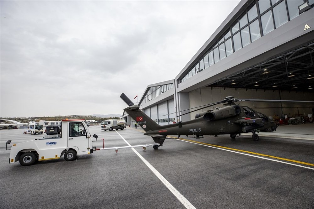 Türkiye'nin ilk kadın taarruz helikopter pilotu: Özge Karabulut - 32