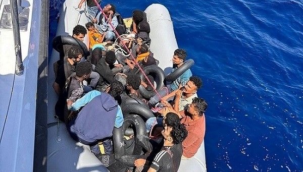 22 düzensiz göçmen kurtarıldı