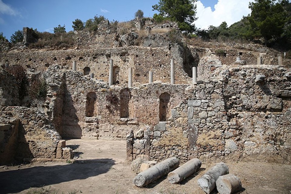 Syedra Antik Kenti'nin 2 bin yıllık sütunları ayağa kaldırıldı - 3