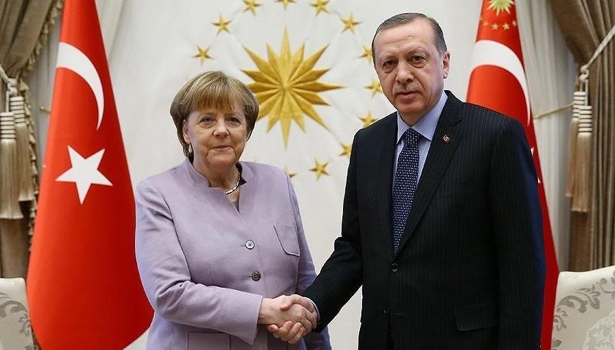 SON DAKİKA: Erdoğan, Merkel'le görüştü