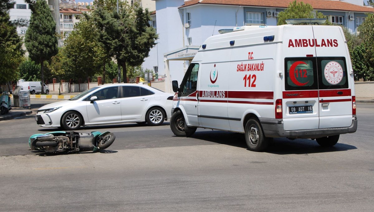 Otomobille motosiklet çarpıştı: 2 yaralı