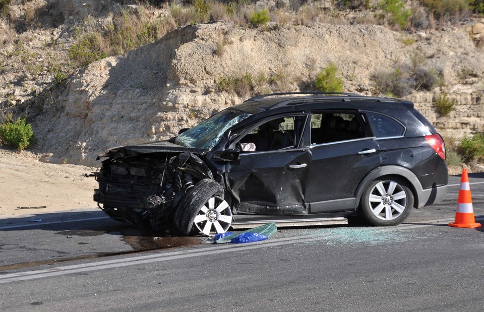 Antalya'da ciple otomobil çarpıştı: 2 ölü, 6 yaralı - 2