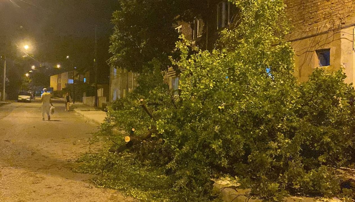 Karabük'ü fırtına vurdu Karabük'ü fırtına vurdu