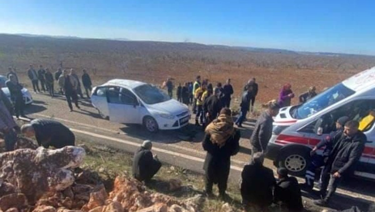 Babasından izinsiz aldığı otomobille faciaya yol açtı: 2 ölü, 3 yaralı Babasından izinsiz aldığı otomobille faciaya yol açtı: 2 ölü, 3 yaralı