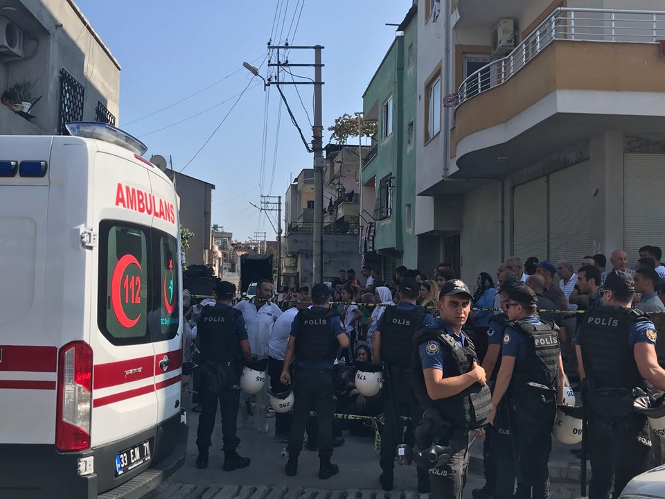 Mersin'de bir evde 5 kişi ölü bulundu - 2