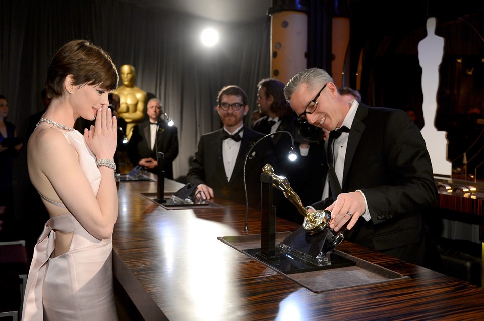 Anne Hathaway'den Oscar itirafı: Mutlu taklidi yaptım - 1