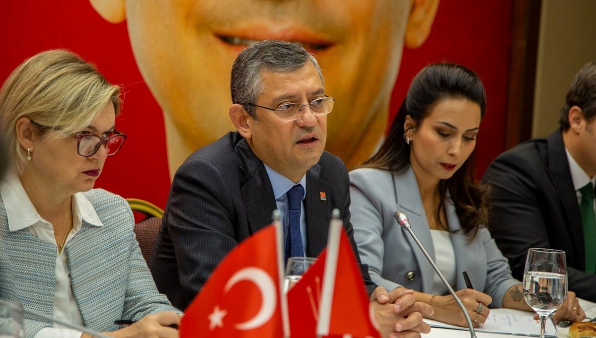 Özgür Özel’den kurultay açıklaması: Çoğunluk değişimden yana, favori biziz Özgür Özel’den kurultay açıklaması: Çoğunluk değişimden yana, favori biziz