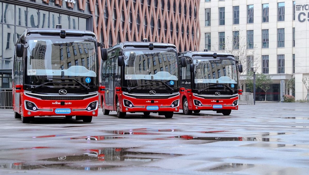 Çin’de sürücüsüz 3 otobüs testlere başladı