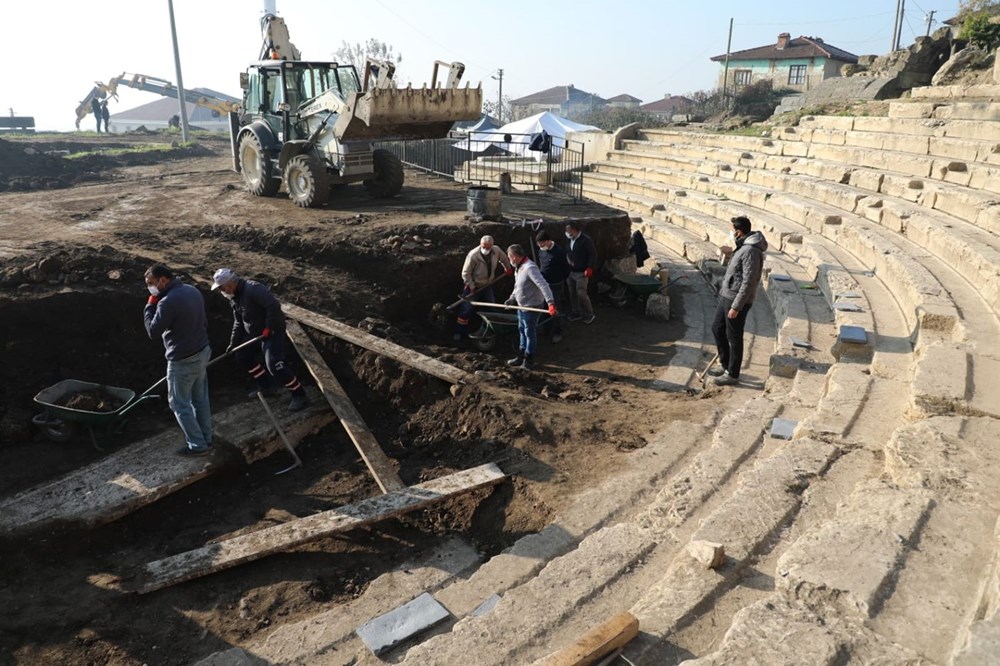 Düzce�deki antik kent kazılarında bebek mezarı bulundu NTV