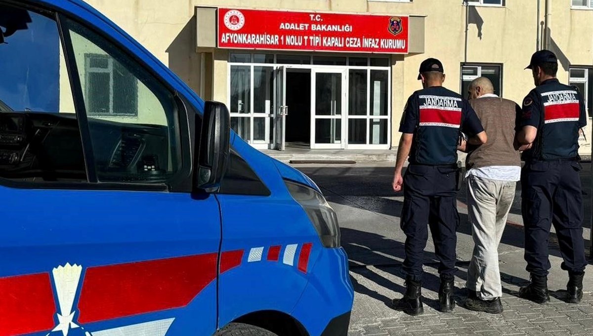 Devriye gezen jandarma 23 yıl 6 ay hapis cezası ile aranan şahsı yakaladı Devriye gezen jandarma 23 yıl 6 ay hapis cezası ile aranan şahsı yakaladı