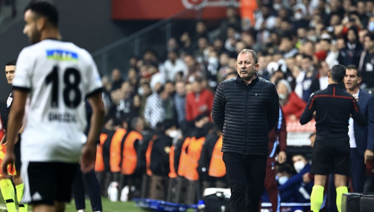 Sergen Yalçın: Kelimelerin tükendiği yerdeyiz