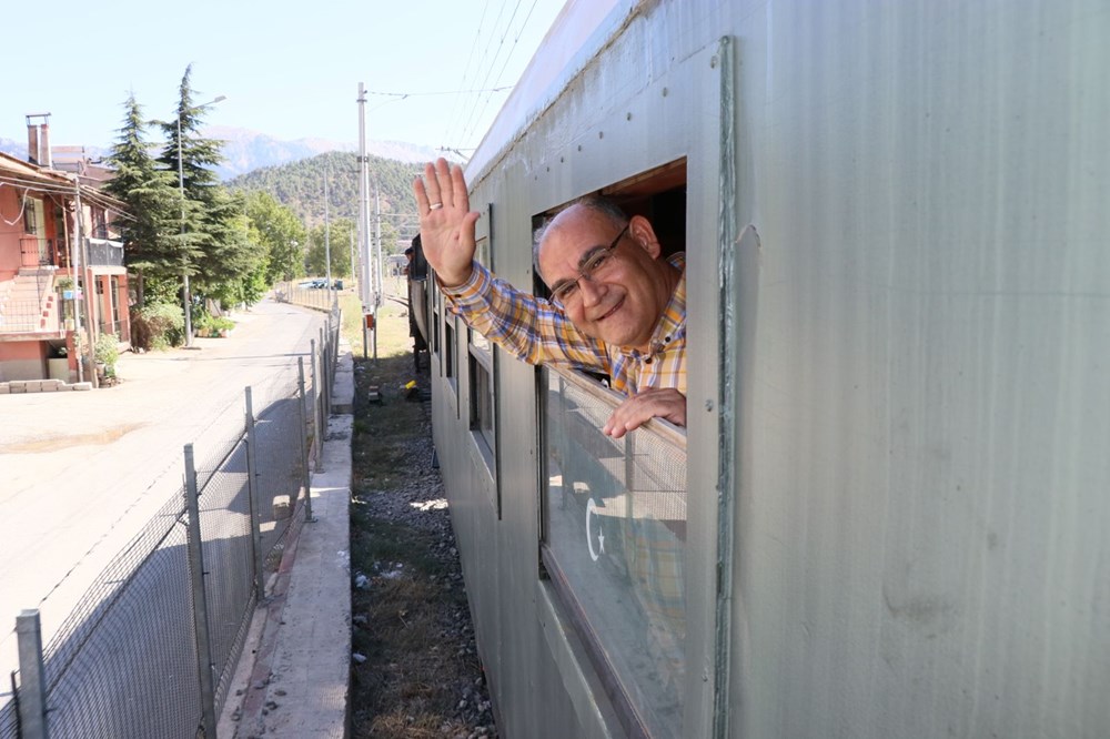 Atatürk'ü 100 yıl önce Pozantı'ya getiren buharlı kara tren yeniden Pozantı'da - 4