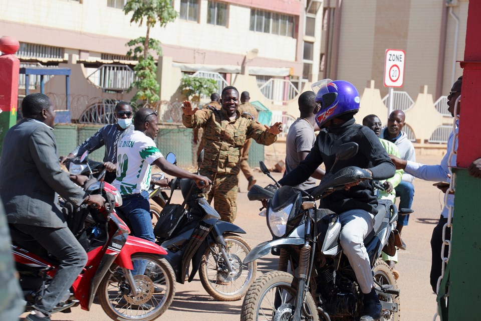 Burkina Faso'da Cumhurbaşkanı Kabore'nin alıkonulması sonrası belirsizlik sürüyor - 1