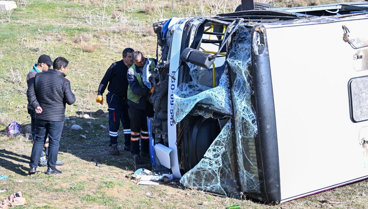 Ankara'da EGO otobüsü devrildi: 16 yaralı Ankara'da EGO otobüsü devrildi: 16 yaralı